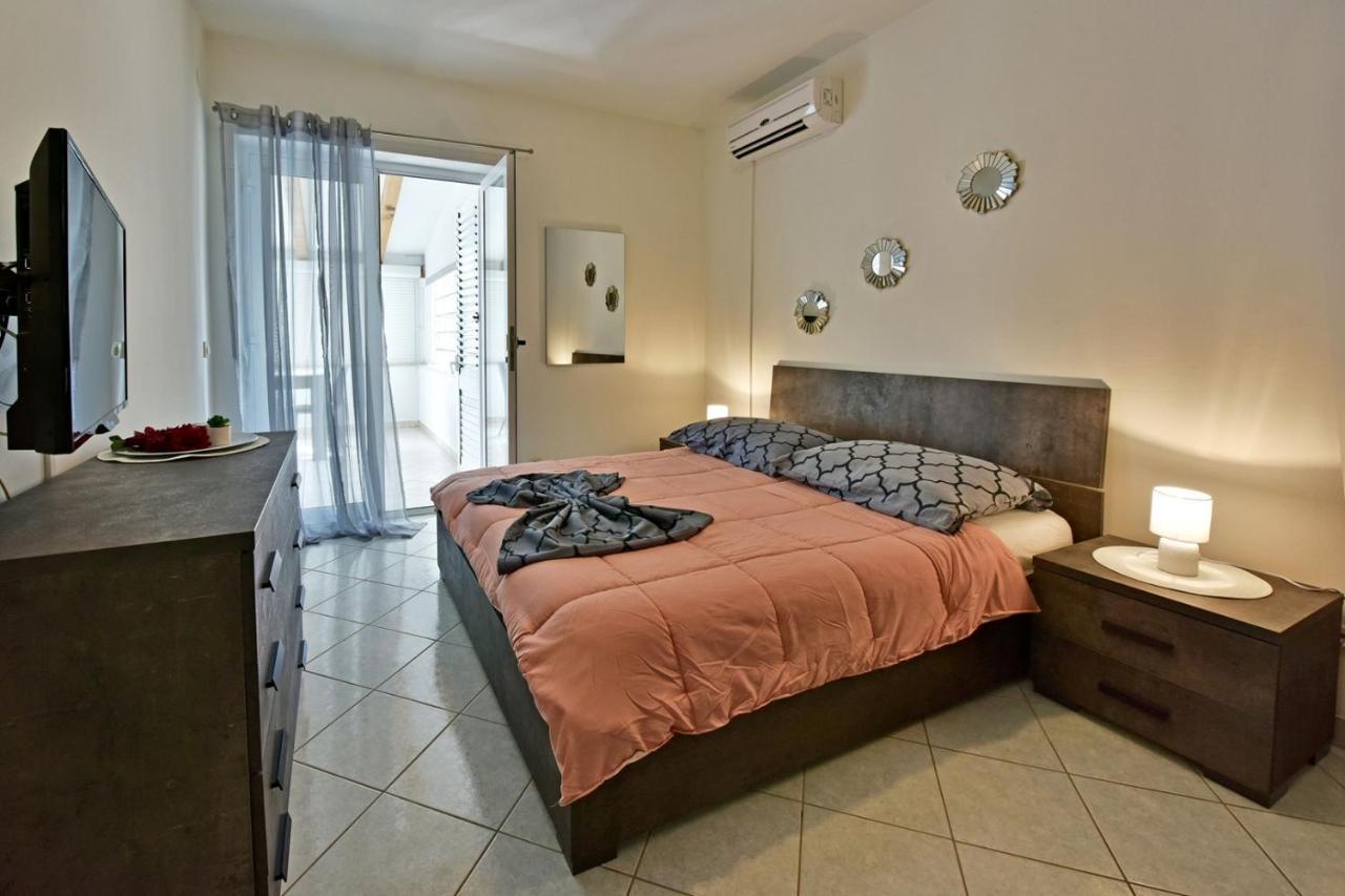 Apartment Maja For Max 5 Persons With Pool Gulici, Pet Friendly Porec
