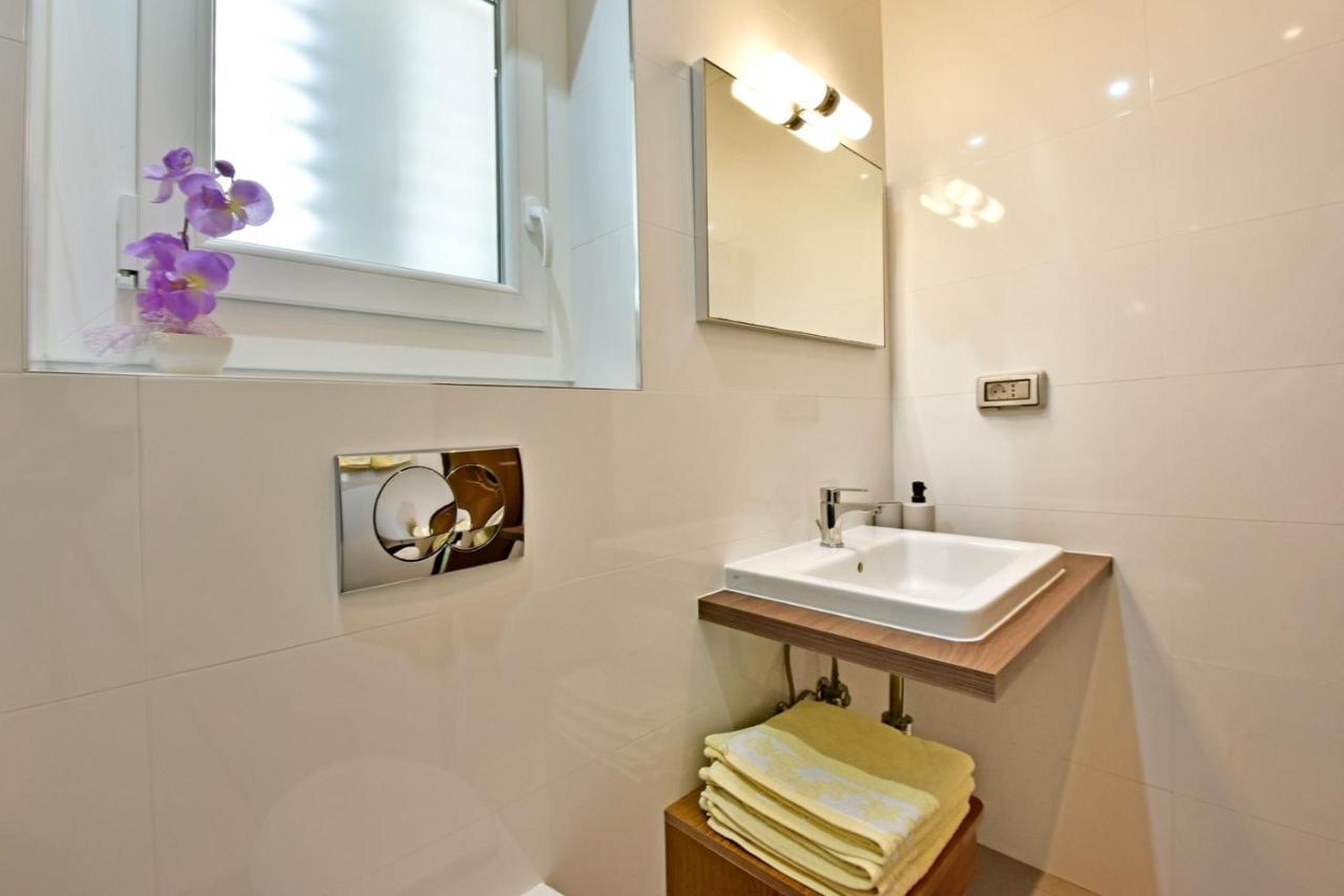Maja For Max 5 Persons With Pool Gulici, Pet Friendly Apartment