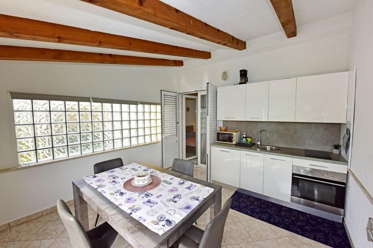 Maja For Max 5 Persons With Pool Gulici, Pet Friendly Porec