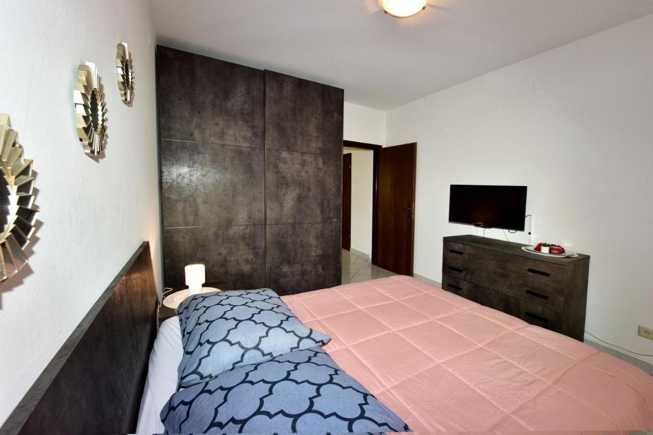 Maja For Max 5 Persons With Pool Gulici, Pet Friendly Porec