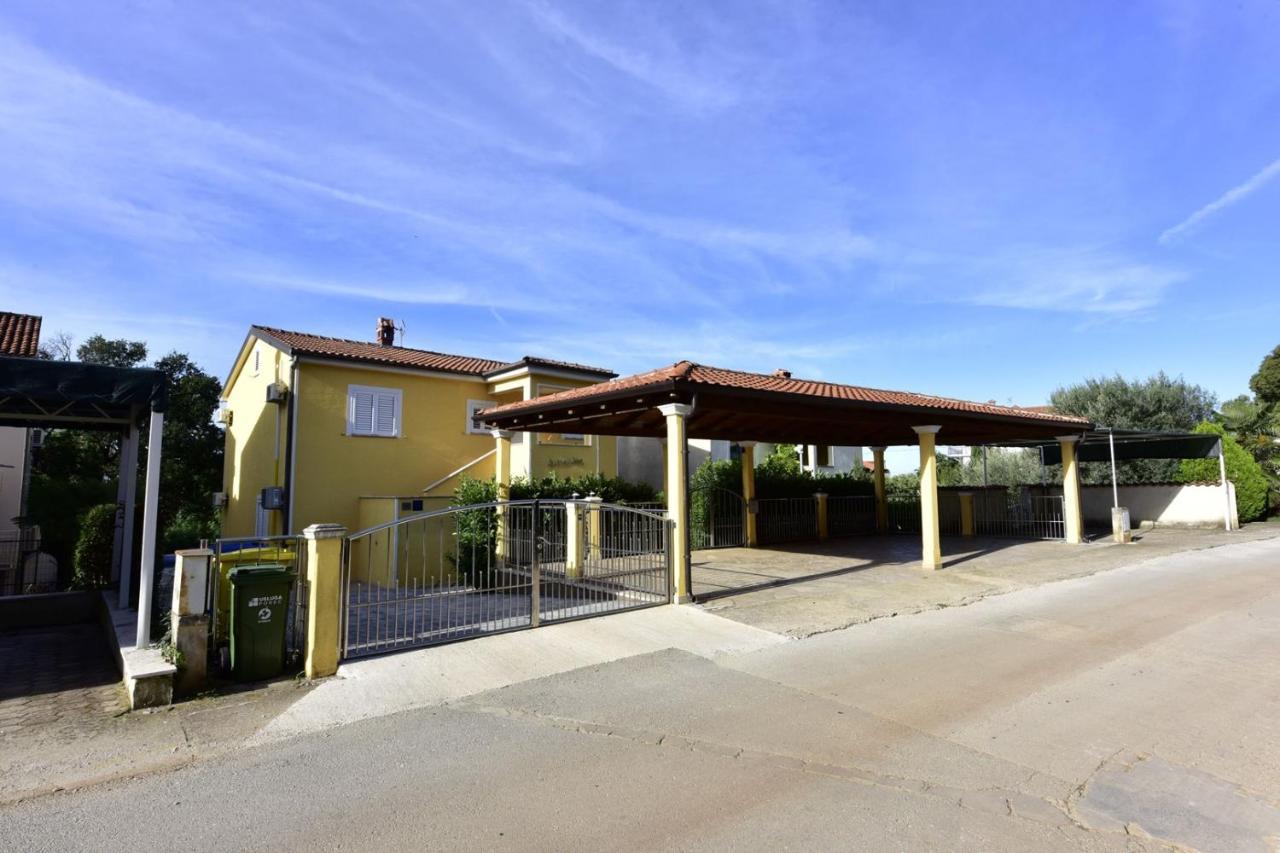 Apartment Maja For Max 5 Persons With Pool Gulici, Pet Friendly *
