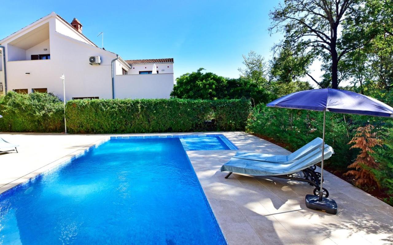 Apartment Maja For Max 5 Persons With Pool Gulici, Pet Friendly Porec